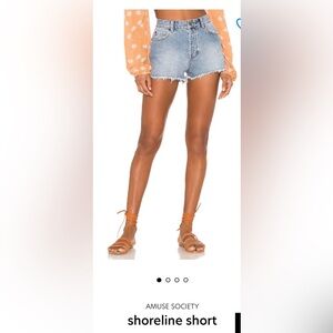 NWT!! Shoreline Short w/frayed hemline by Amuse Society